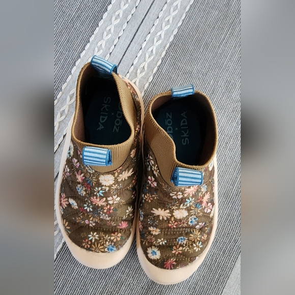 Oboz x Skida Womens Shoes - Floral Bitterroot Pattern - Size 6 - Picture 4 of 7